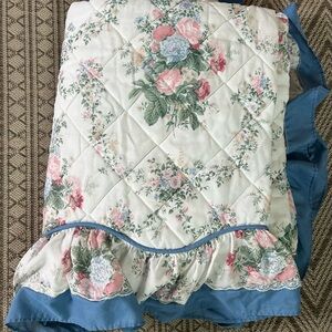 JCPenney 90’s Blue Floral Full Quilt, Like New